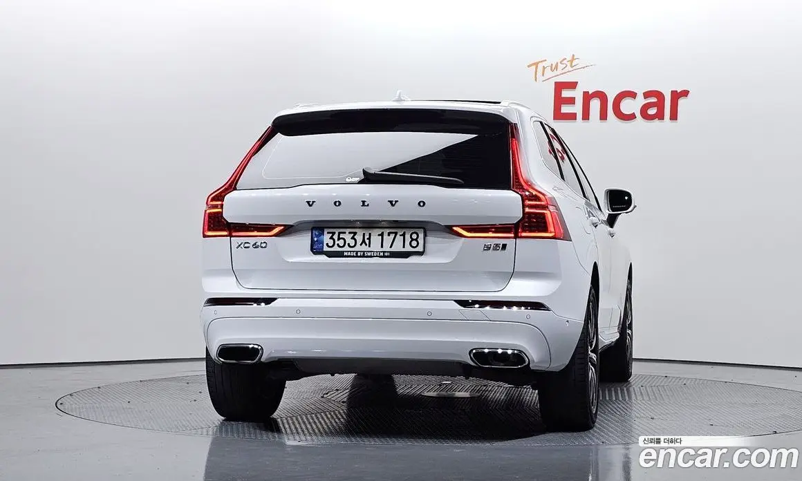 Volvo XC60 2021 2.0 автомат (гидро), фото 4