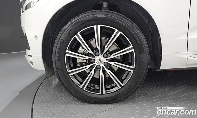 Volvo XC60 2021 2.0 автомат (гидро), миниатюра 5