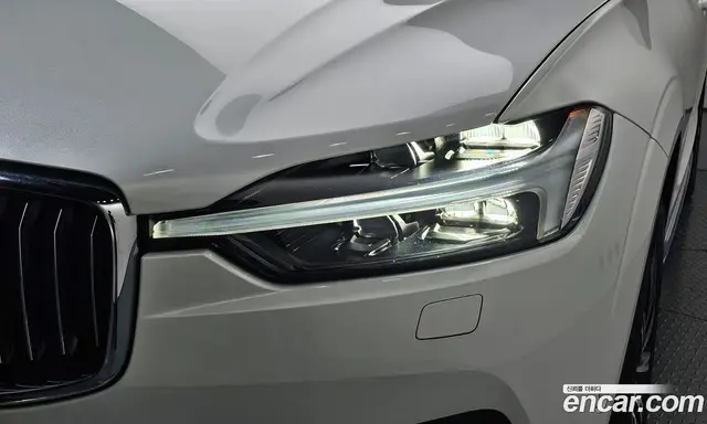 Volvo XC60 2021 2.0 автомат (гидро), миниатюра 8