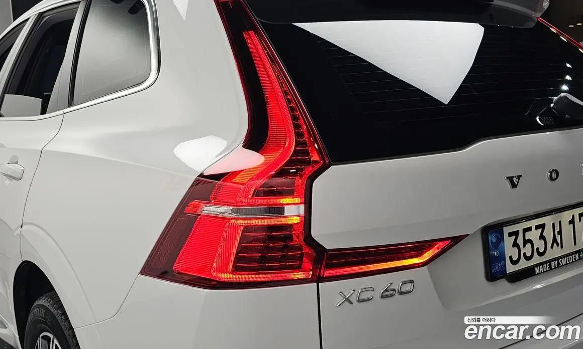 Volvo XC60 2021 2.0 автомат (гидро), фото 9