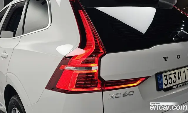 Volvo XC60 2021 2.0 автомат (гидро), миниатюра 9