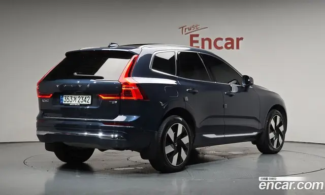 Volvo XC60 2024 2.0 автомат (гидро), миниатюра 1