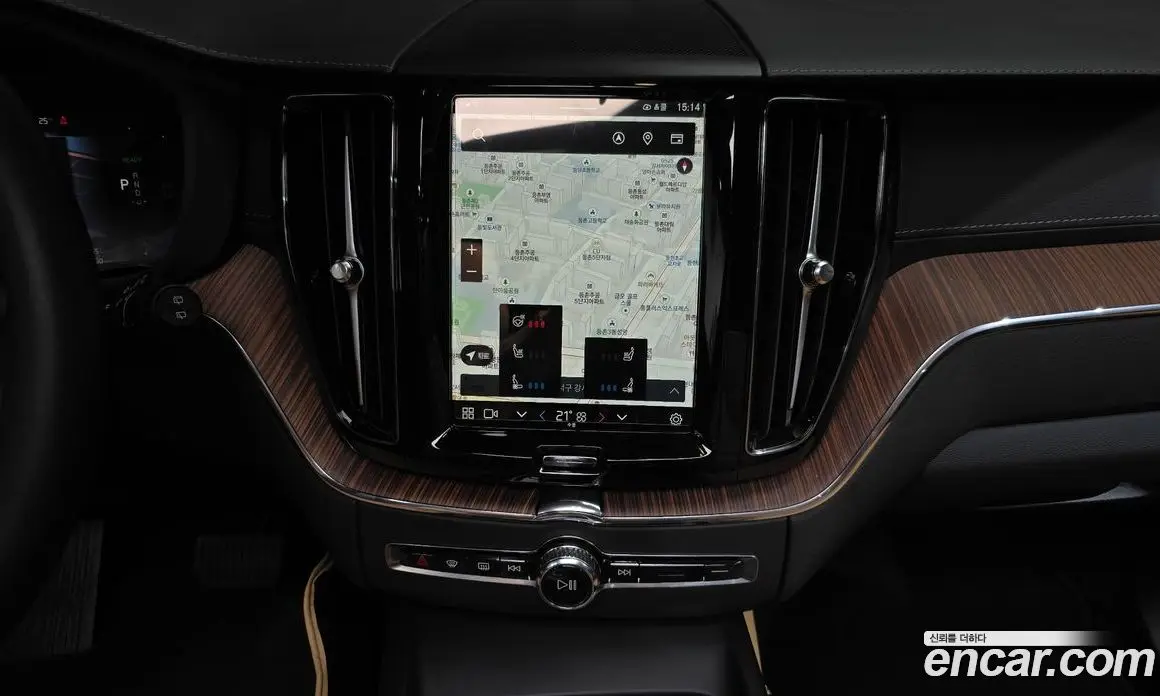 Volvo XC60 2024 2.0 автомат (гидро), фото 19