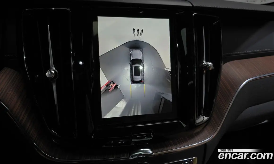 Volvo XC60 2024 2.0 автомат (гидро), фото 20