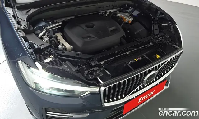 Volvo XC60 2024 2.0 автомат (гидро), миниатюра 5