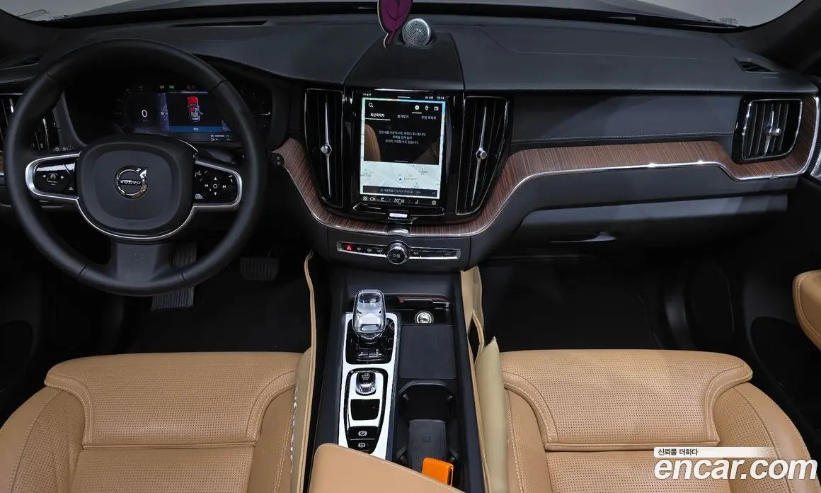 Volvo XC60 2024 2.0 автомат (гидро), фото 9