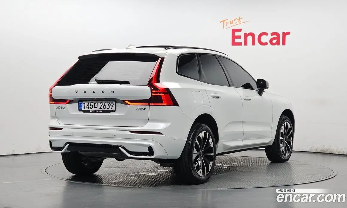 Volvo XC60 2025 2.0 автомат (гидро), фото 2 Volvo XC60 2025 2.0 автомат (гидро), фото 2