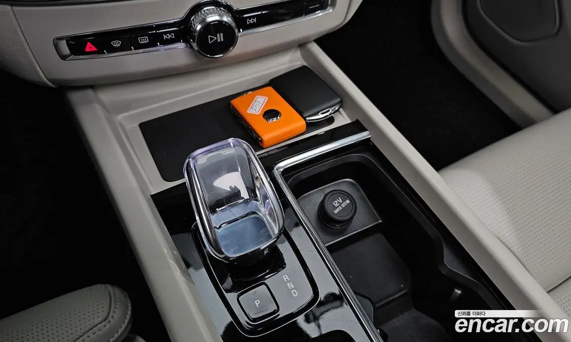 Volvo XC60 2025 2.0 автомат (гидро), фото 12 Volvo XC60 2025 2.0 автомат (гидро), фото 12