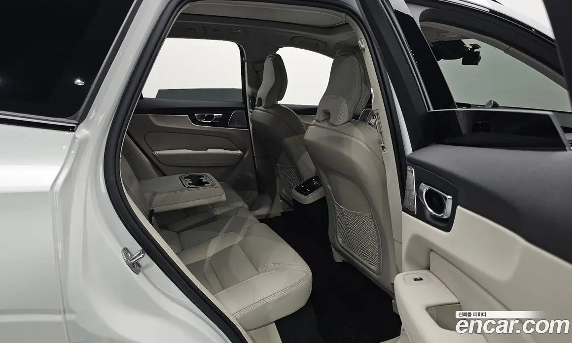 Volvo XC60 2025 2.0 автомат (гидро), фото 16 Volvo XC60 2025 2.0 автомат (гидро), фото 16
