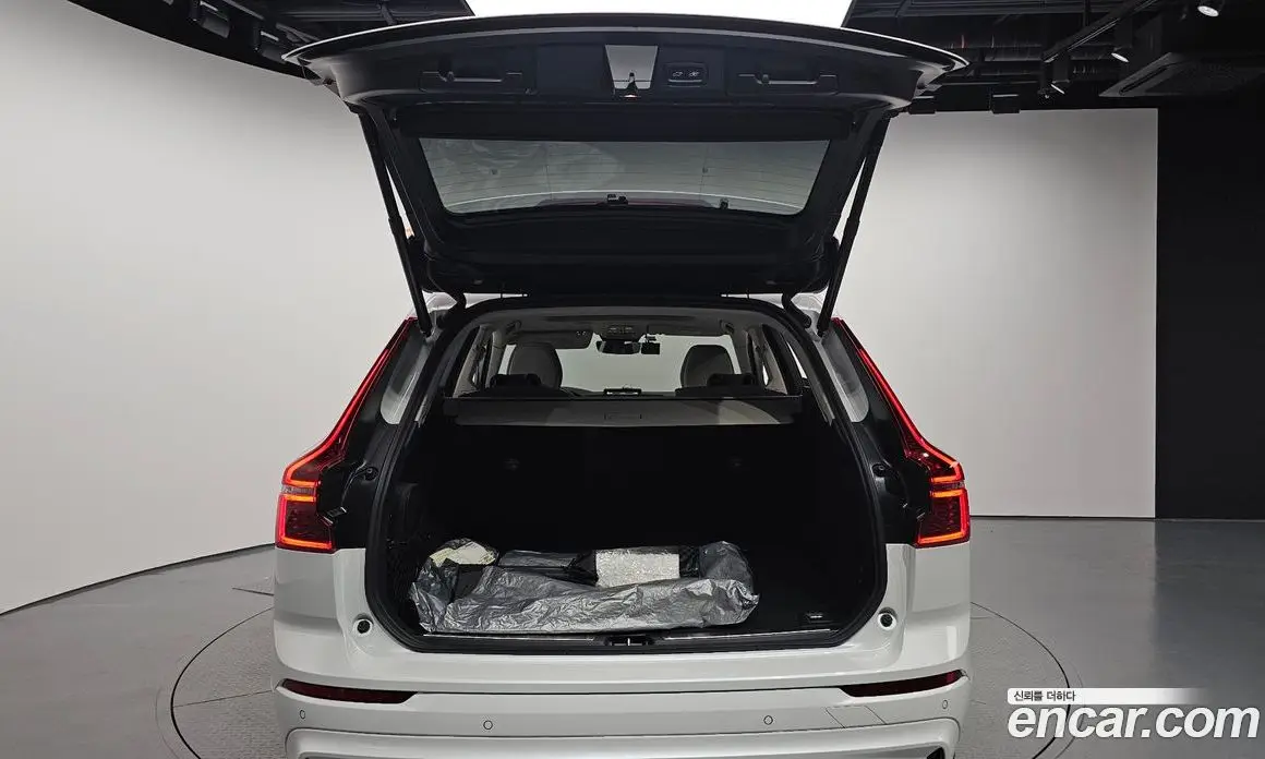 Volvo XC60 2025 2.0 автомат (гидро), фото 37 Volvo XC60 2025 2.0 автомат (гидро), фото 37