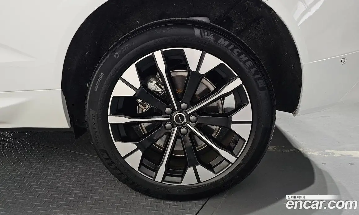 Volvo XC60 2025 2.0 автомат (гидро), фото 7 Volvo XC60 2025 2.0 автомат (гидро), фото 7