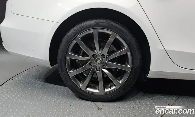 Audi A4 2014 2.0 автомат (гидро), миниатюра 5 Audi A4 2014 2.0 автомат (гидро), миниатюра 5