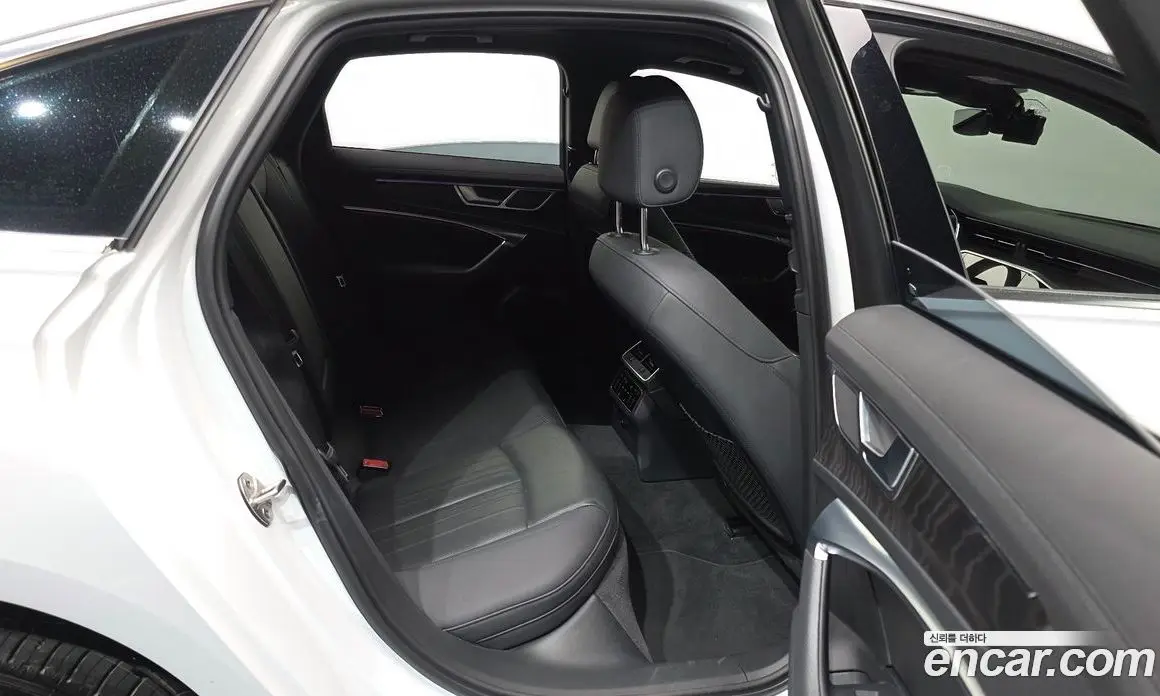 Audi A6 2021 2.0 автомат (гидро), фото 12 Audi A6 2021 2.0 автомат (гидро), фото 12