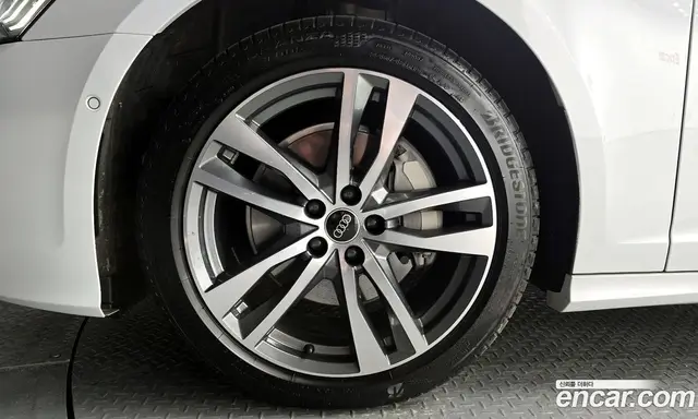 Audi A6 2023 2.0 автомат (гидро), миниатюра 5