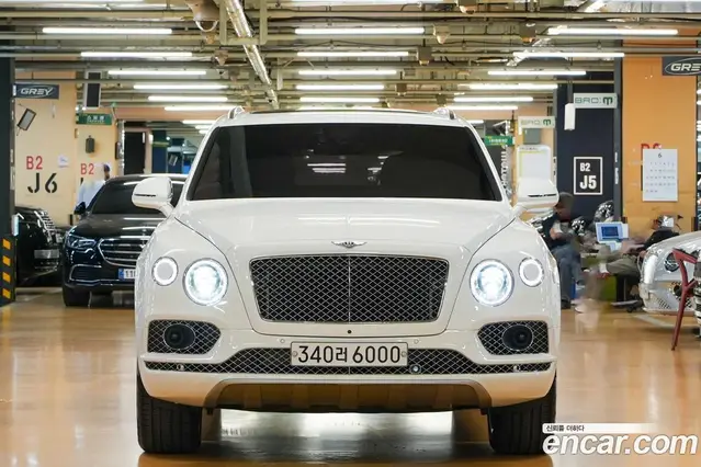 Bentley Bentayga 2020 4.0 автомат (гидро), миниатюра 1