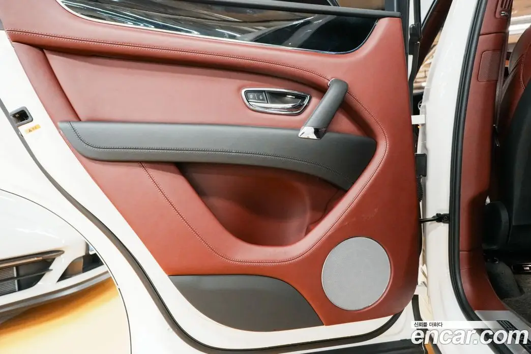 Bentley Bentayga 2020 4.0 автомат (гидро), фото 13