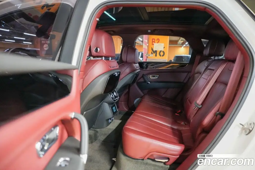 Bentley Bentayga 2020 4.0 автомат (гидро), фото 14