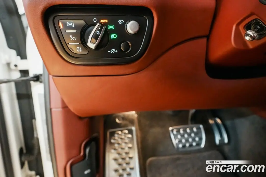 Bentley Bentayga 2020 4.0 автомат (гидро), фото 17