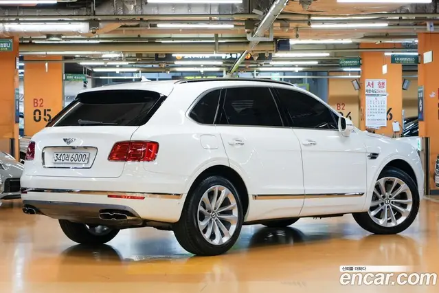 Bentley Bentayga 2020 4.0 автомат (гидро), миниатюра 3