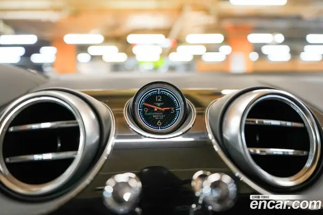 Bentley Bentayga 2020 4.0 автомат (гидро), миниатюра 7
