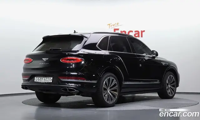 Bentley Bentayga 2023 4.0 автомат (гидро), миниатюра 2 Bentley Bentayga 2023 4.0 автомат (гидро), миниатюра 2