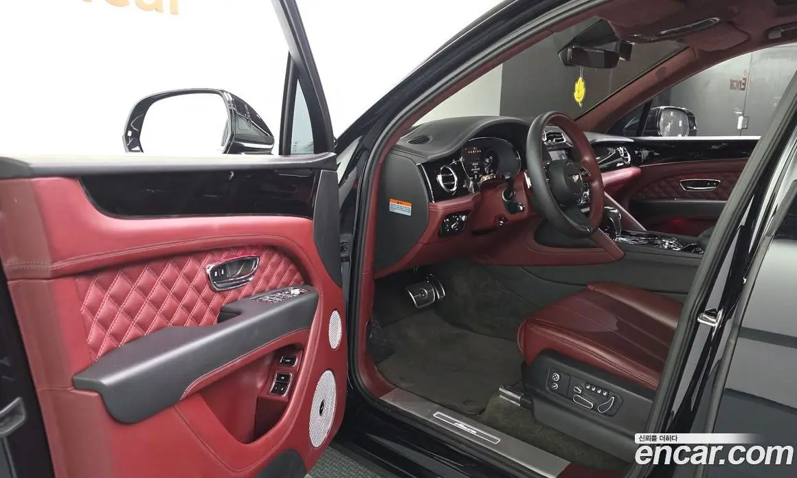 Bentley Bentayga 2023 4.0 автомат (гидро), фото 13 Bentley Bentayga 2023 4.0 автомат (гидро), фото 13