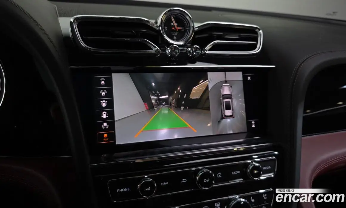Bentley Bentayga 2023 4.0 автомат (гидро), фото 21 Bentley Bentayga 2023 4.0 автомат (гидро), фото 21