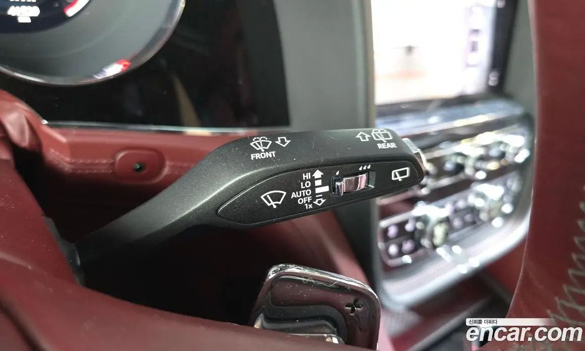 Bentley Bentayga 2023 4.0 автомат (гидро), фото 29 Bentley Bentayga 2023 4.0 автомат (гидро), фото 29