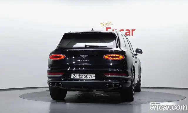 Bentley Bentayga 2023 4.0 автомат (гидро), миниатюра 4 Bentley Bentayga 2023 4.0 автомат (гидро), миниатюра 4