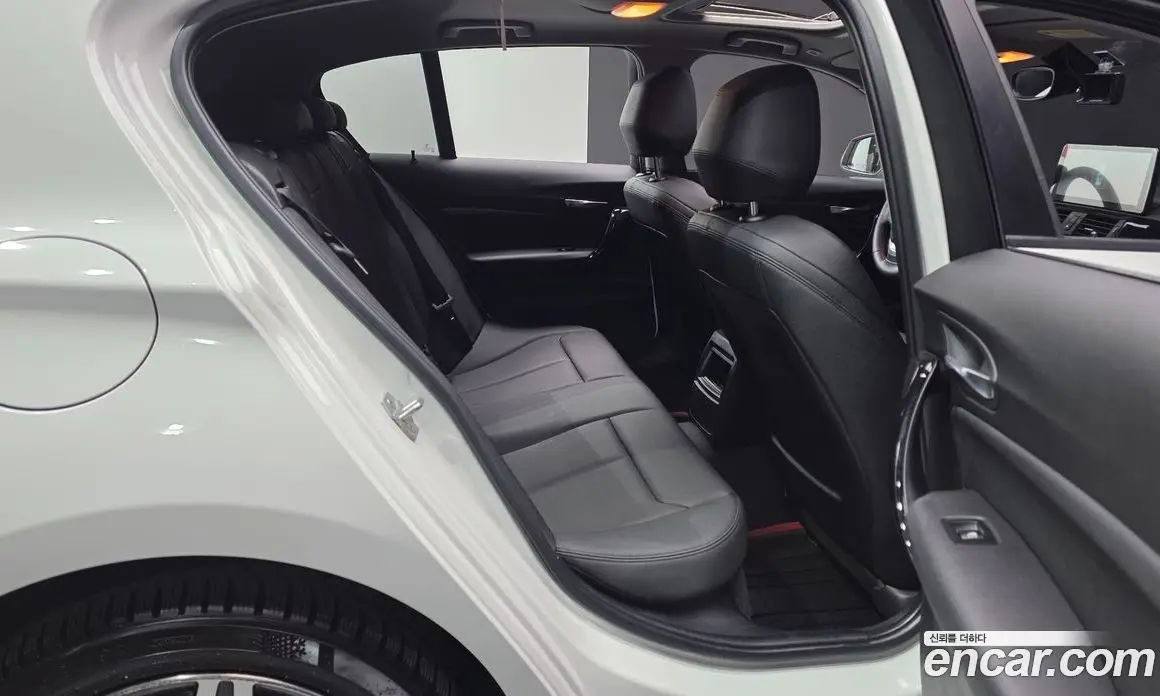 BMW 1 серия 2018 2.0 автомат (гидро), фото 11 BMW 1 серия 2018 2.0 автомат (гидро), фото 11