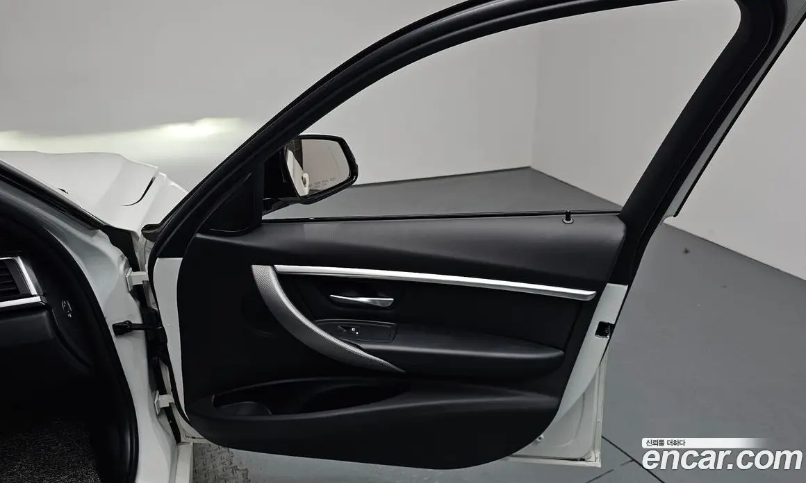 BMW 3 серия 2018 2.0 автомат (гидро), фото 13 BMW 3 серия 2018 2.0 автомат (гидро), фото 13