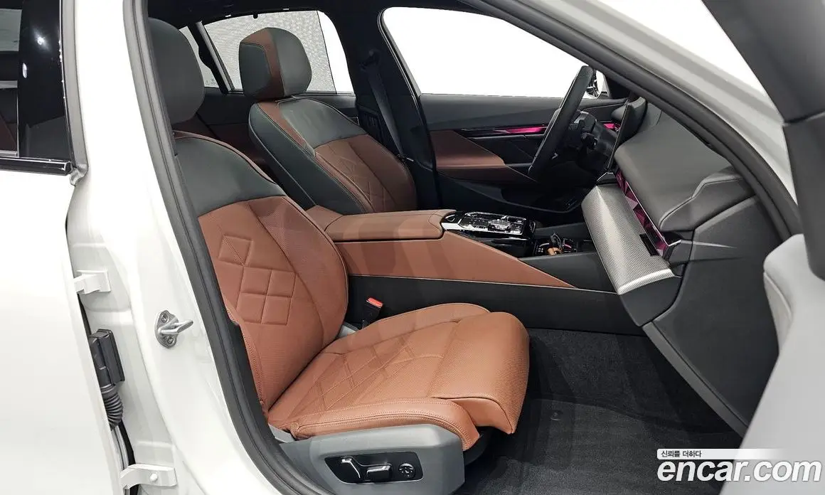 BMW 5 серия 2025 2.0 автомат (гидро), фото 16
