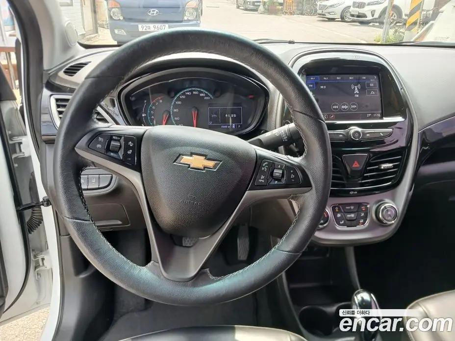 Chevrolet Spark 2019 1.0 автомат (гидро), фото 13