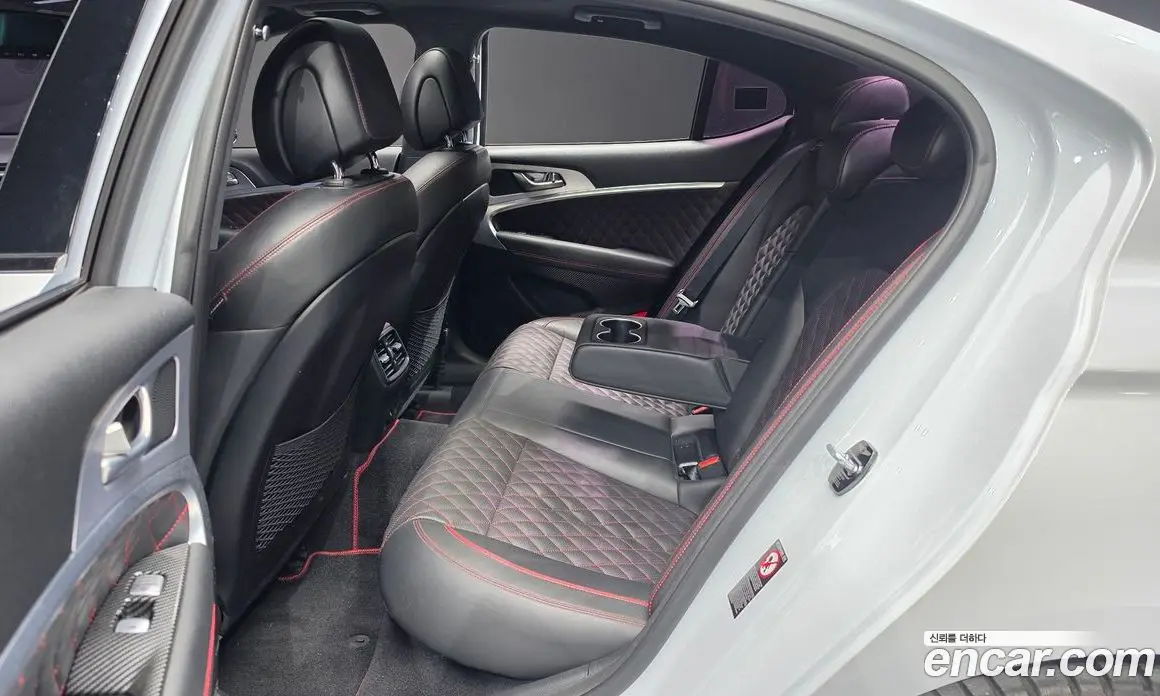 Genesis G70 2018 2.0 автомат (гидро), фото 16 Genesis G70 2018 2.0 автомат (гидро), фото 16