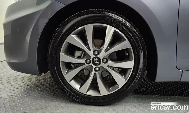 Hyundai Accent 2016 1.6 автомат (гидро), миниатюра 4 Hyundai Accent 2016 1.6 автомат (гидро), миниатюра 4