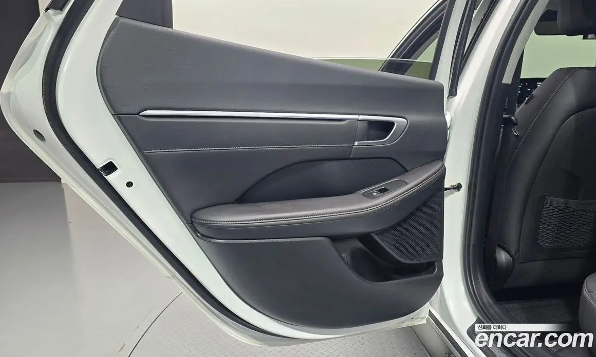 Hyundai Sonata 2022 2.0 автомат (гидро), фото 15