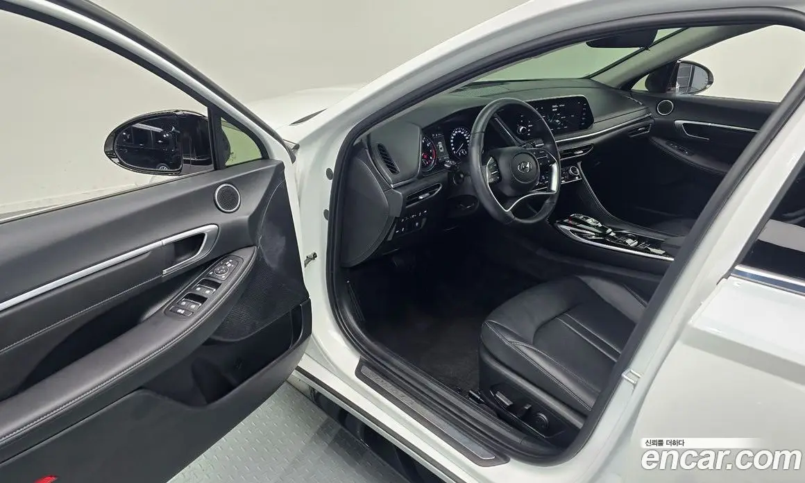 Hyundai Sonata 2022 2.0 автомат (гидро), фото 17