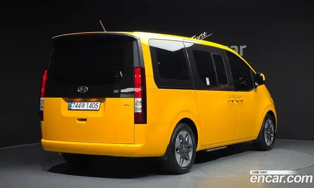 Hyundai Staria 2021 2.2 автомат (гидро), миниатюра 2