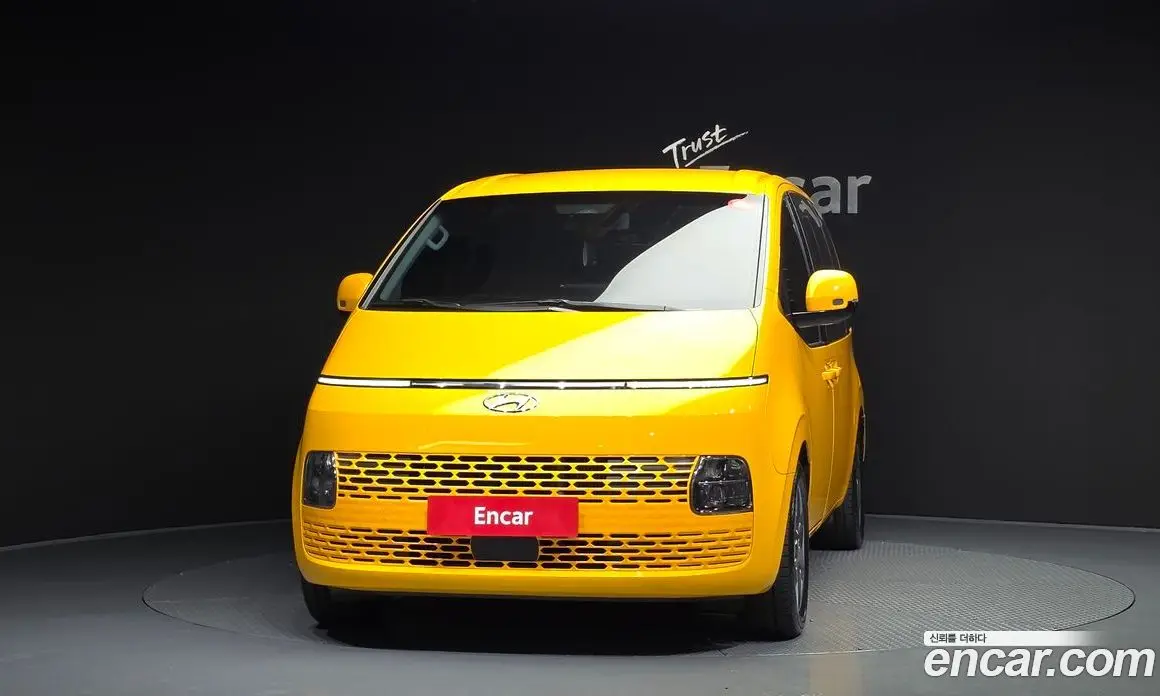 Hyundai Staria 2021 2.2 автомат (гидро), фото 3