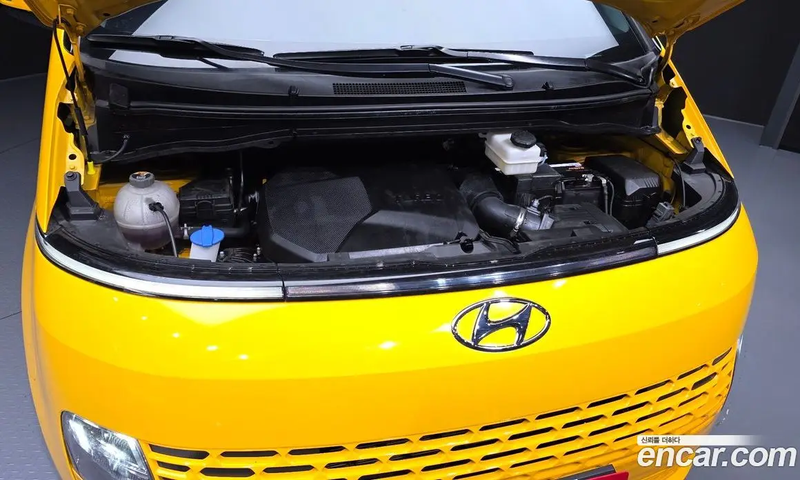 Hyundai Staria 2021 2.2 автомат (гидро), фото 6
