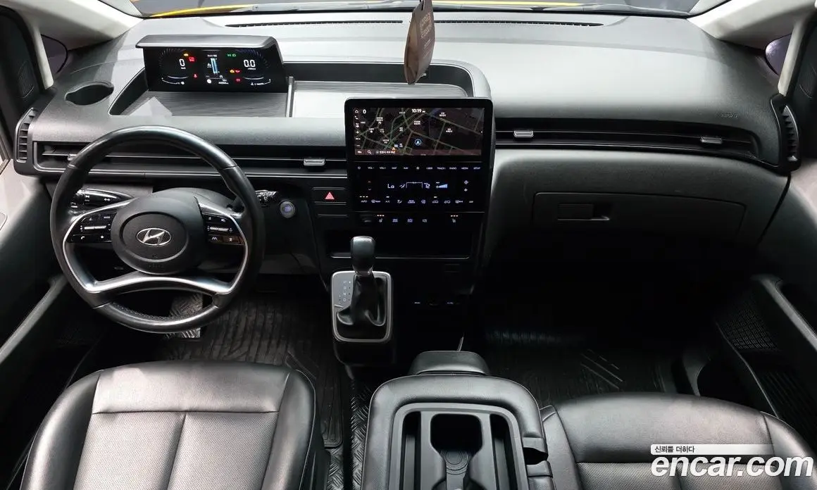 Hyundai Staria 2021 2.2 автомат (гидро), фото 10