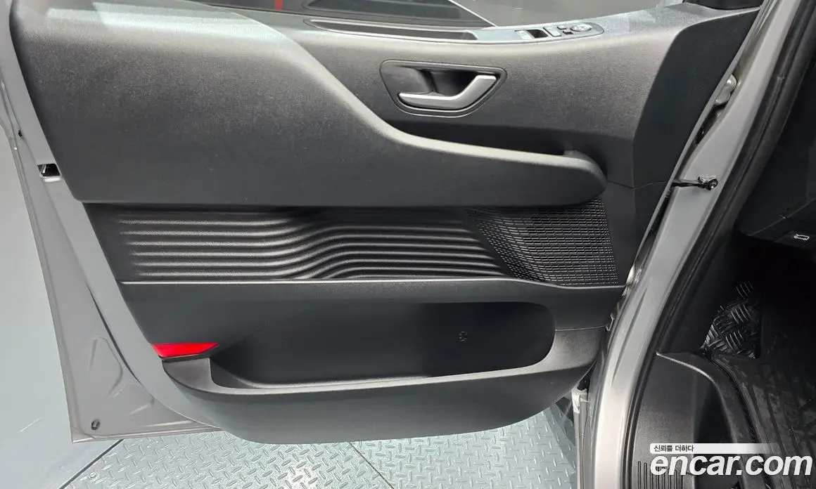 Hyundai Staria 2025 2.2 автомат (гидро), фото 14