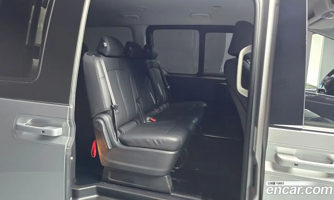 Hyundai Staria 2025 2.2 автомат (гидро), фото 16