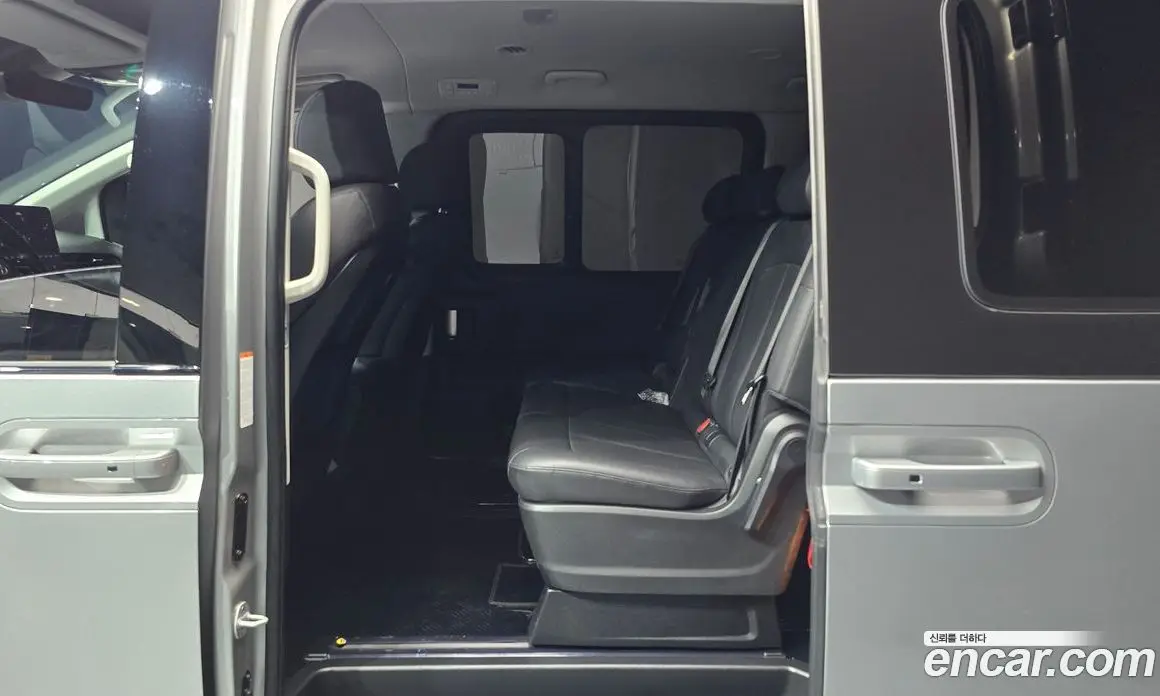 Hyundai Staria 2025 2.2 автомат (гидро), фото 18