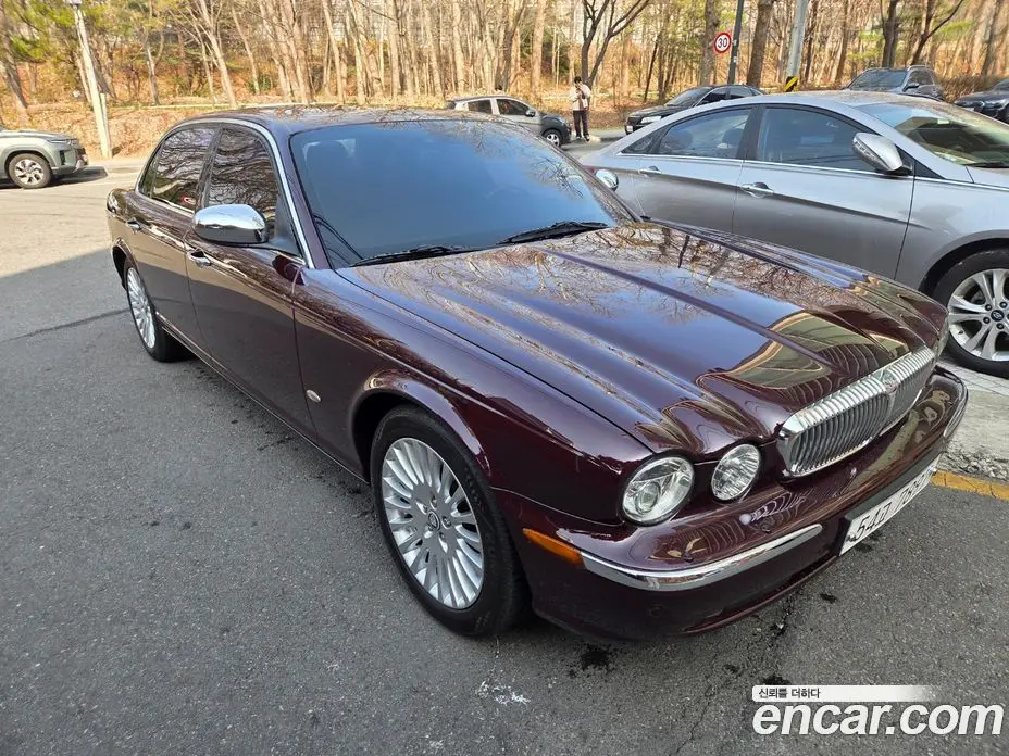 Jaguar Daimler 2007 4.2 автомат (гидро), фото 1 Jaguar Daimler 2007 4.2 автомат (гидро), фото 1
