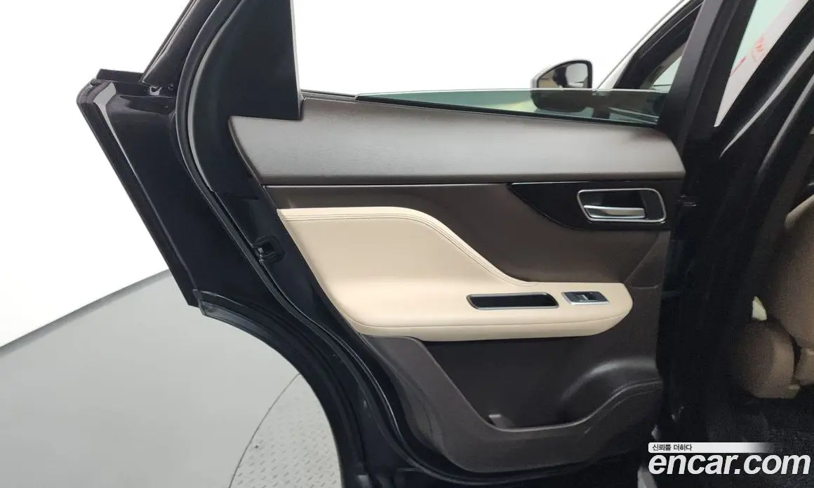 Jaguar F-Pace 2018 2.0 автомат (гидро), фото 15 Jaguar F-Pace 2018 2.0 автомат (гидро), фото 15