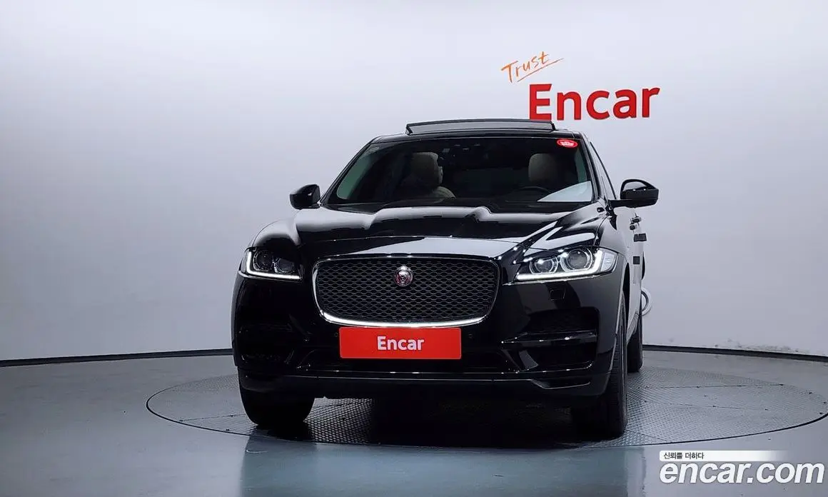 Jaguar F-Pace 2018 2.0 автомат (гидро), фото 3 Jaguar F-Pace 2018 2.0 автомат (гидро), фото 3