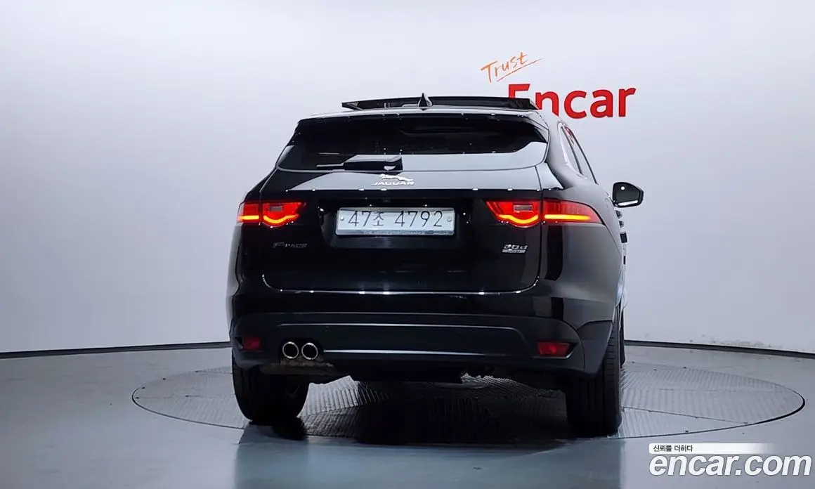 Jaguar F-Pace 2018 2.0 автомат (гидро), фото 4 Jaguar F-Pace 2018 2.0 автомат (гидро), фото 4