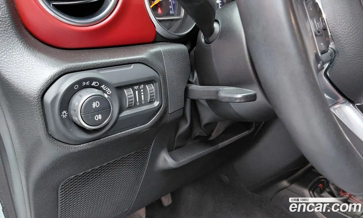 Jeep Wrangler 2023 2.0 автомат (гидро), фото 23 Jeep Wrangler 2023 2.0 автомат (гидро), фото 23