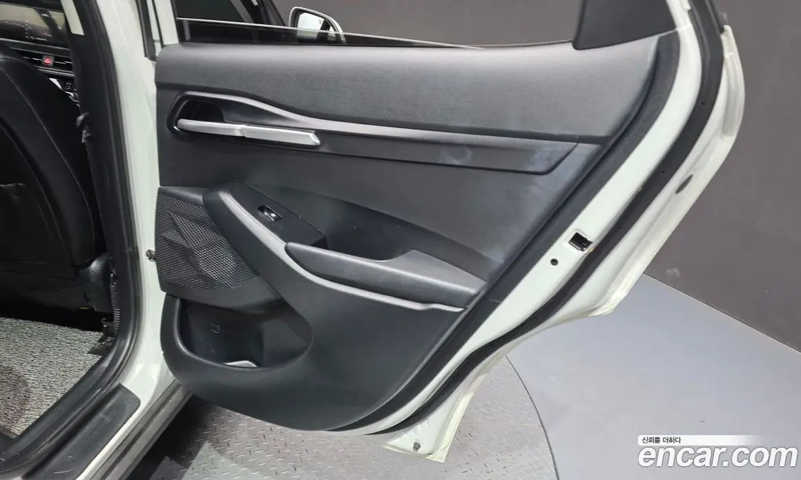 Kia Seltos 2024 1.6 автомат (гидро), фото 15 Kia Seltos 2024 1.6 автомат (гидро), фото 15